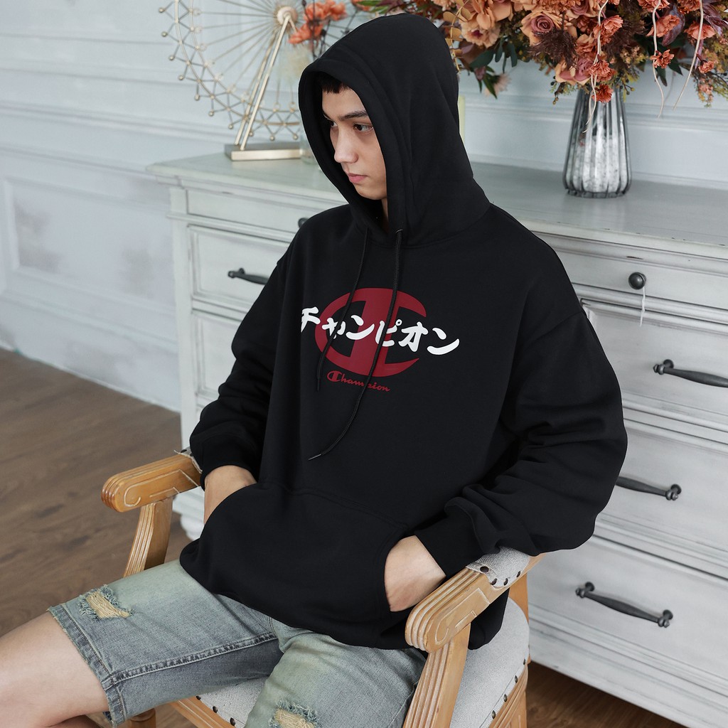 Áo Hoodie In Chữ Champion Nhật Sắc Nét Phía Trước - Chất Vải Nỉ Bông Cotton - Form Rộng Rãi Unisex Nam Nữ - Màu Đen
