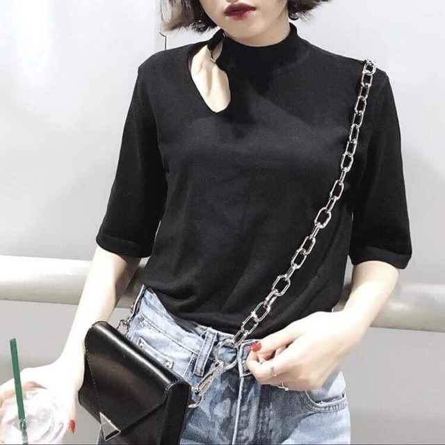 Áo khoét cổ