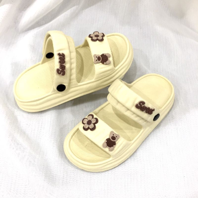 Dép nữ, Dép sandal đế bằng chất liệu EVA dán sticker siêu ngộ nghĩnh