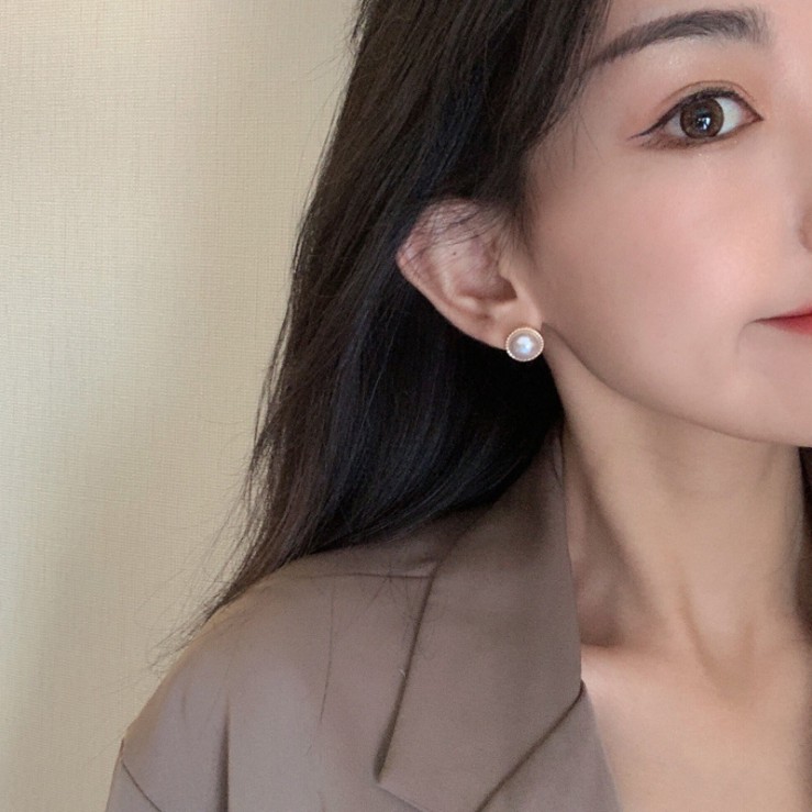 Bông tai nữ tròn mặt ngọc trai nhân tạo kiểu dáng nhỏ nhắn dễ phối đồ chất liệu hợp kim khuyên tai chuôi mạ bạc S925