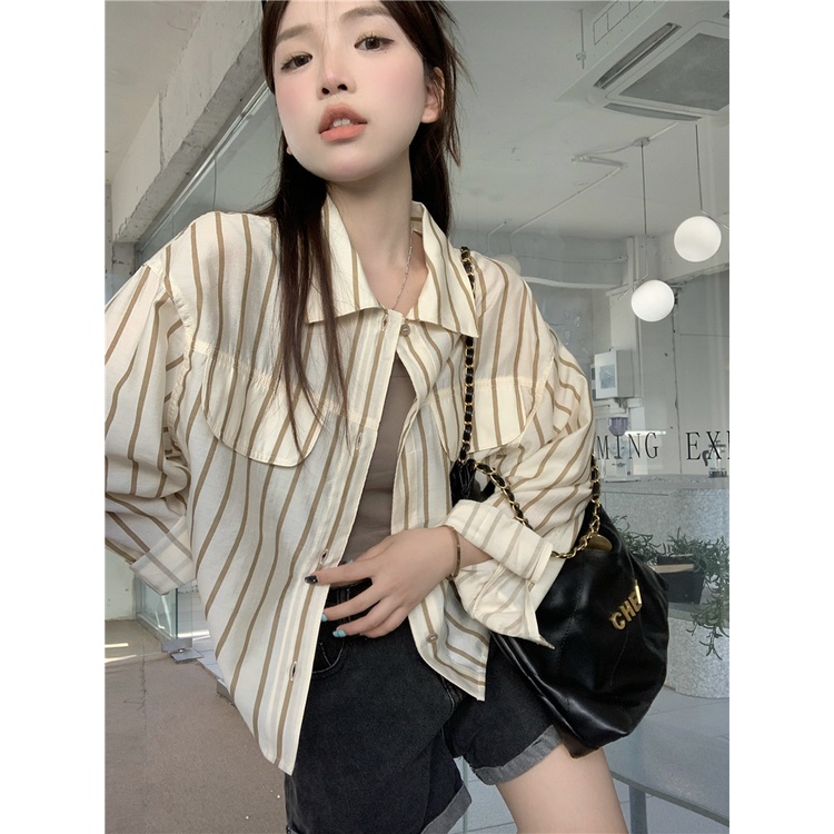 Áo Sơ Mi Nữ Dài Tay Cổ Bẻ Form Rộng Họa Tiết Sọc Dọc Thời Trang