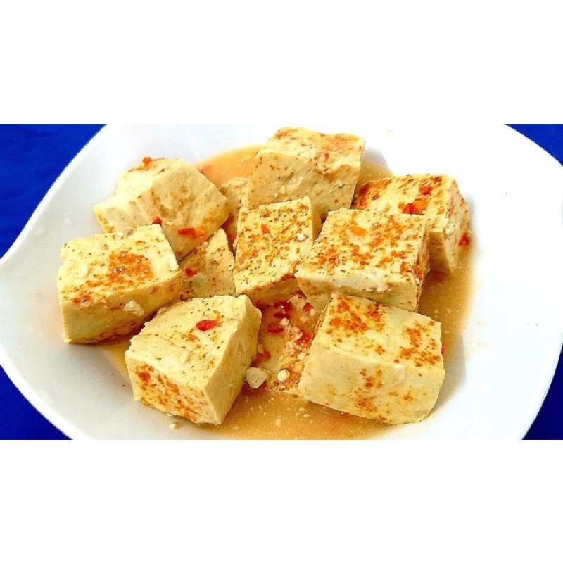 Chao cố đô Huế, sạch Ngon, béo như phô mai nhà làm, mùi sẽ nặng hơn các loại chao khác.