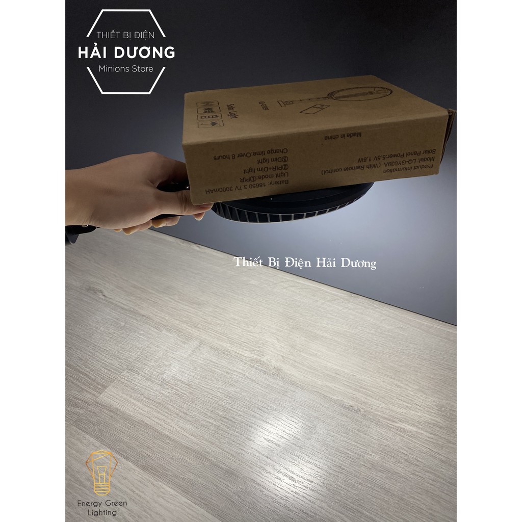 Pha LED Năng Lượng Mặt Trời LQ-GY039 Đèn Đường Ngõ Xóm Cảm Biến 3 Chế Độ 70 Mắt LED - Điều Khiển Từ Xa - Có Video