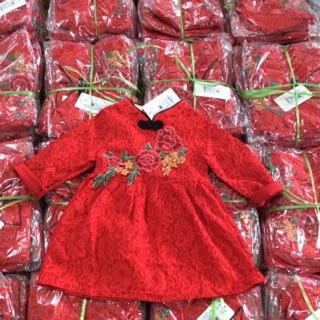 Váy đỏ diện tết