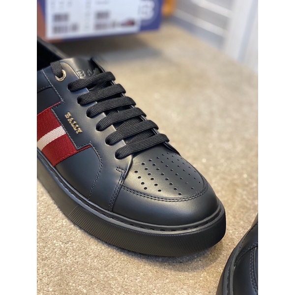 Giày thể thao nam màu đen phối đỏ thương hiệu Bally cao cấp