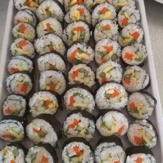 Mành tre cuốn shushi (kimbap)
