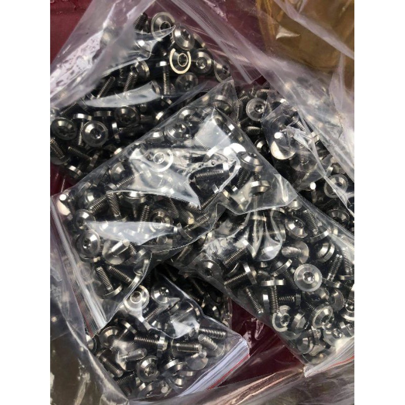 Ốc titan 6li15 gắn dàn áo ốp pô bảng tên carte mọi loại xe