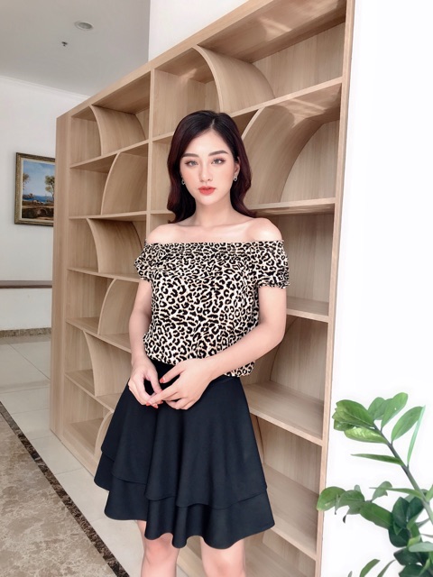 Chân váy 2 tầng có quần bên trong 2 màu đen và kẻ thời trang | BigBuy360 - bigbuy360.vn