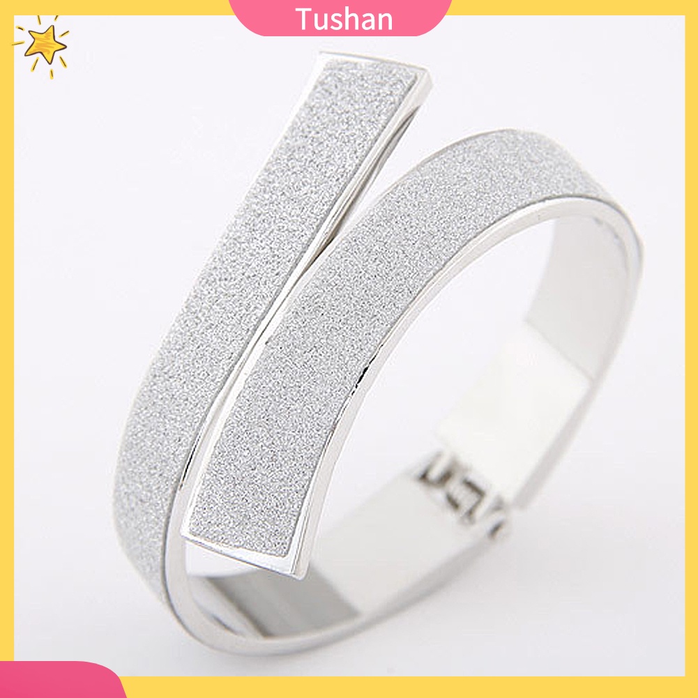 Vòng tay thiết kế đơn giản thời trang cho nữ