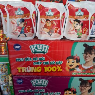 Thùng sữa bịch Kun 110ml vị dâu 24 túi
