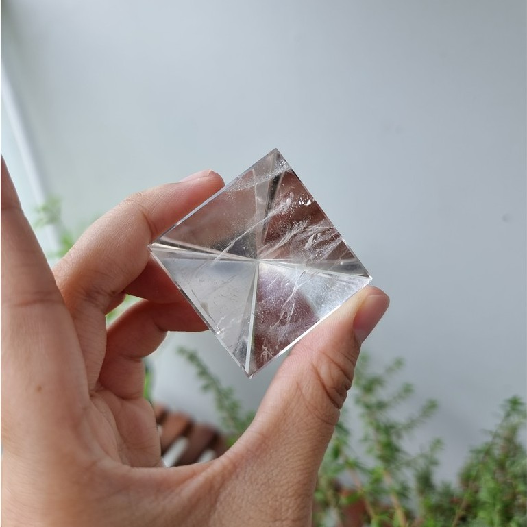 Kim tự tháp đá thach anh Trắng (Clear Quartz) làm Grid, thanh tẩy trong Tarot, Reiki, thiền định, phong thủy