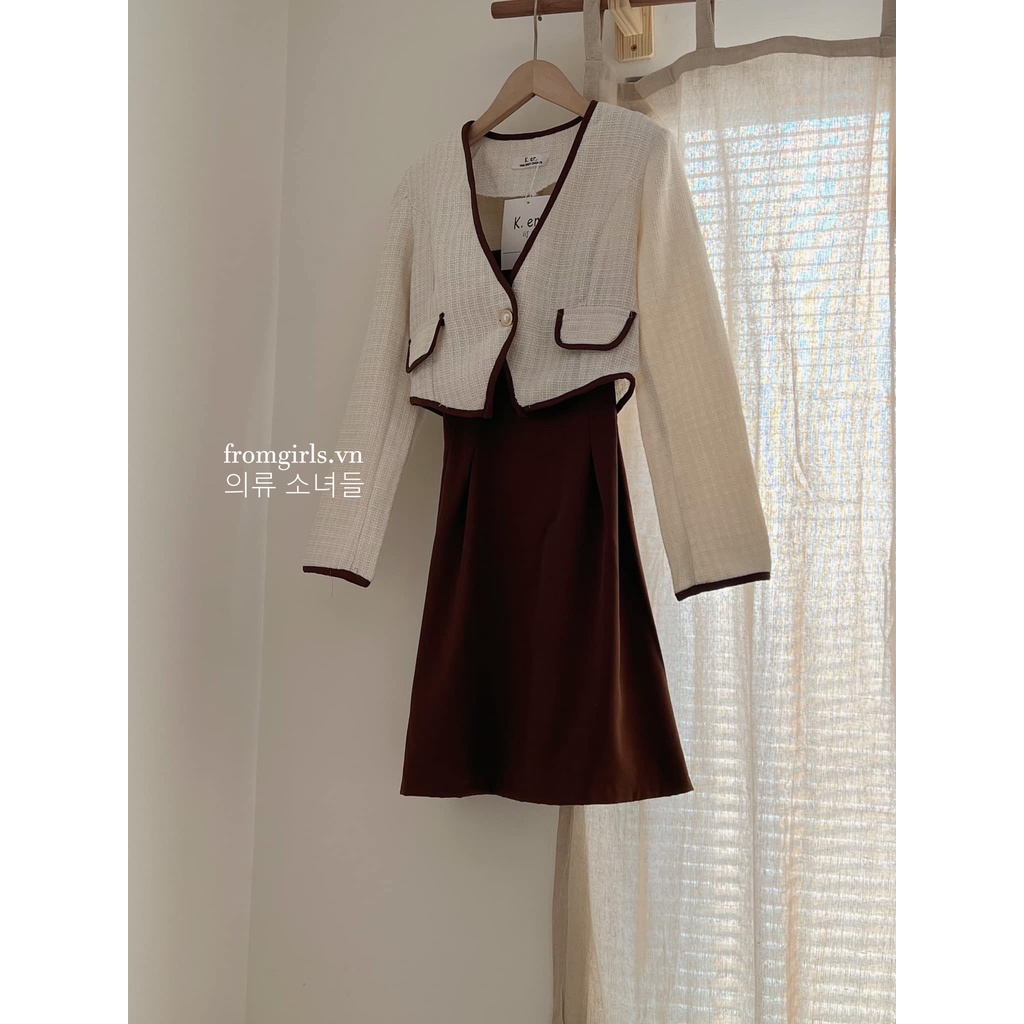 Set váy hai dây dáng xòe màu nâu dang trọng dây có nút điều chỉnh và áo khoác dạ dài tay màu be - SET32