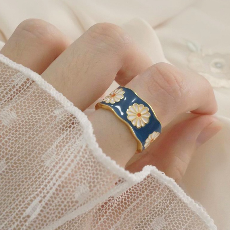 Nhẫn hình hoa mận tráng men phong cách vintage