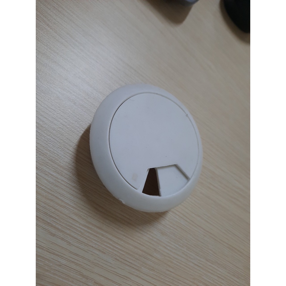 Nắp luồn dây điện bàn làm việc