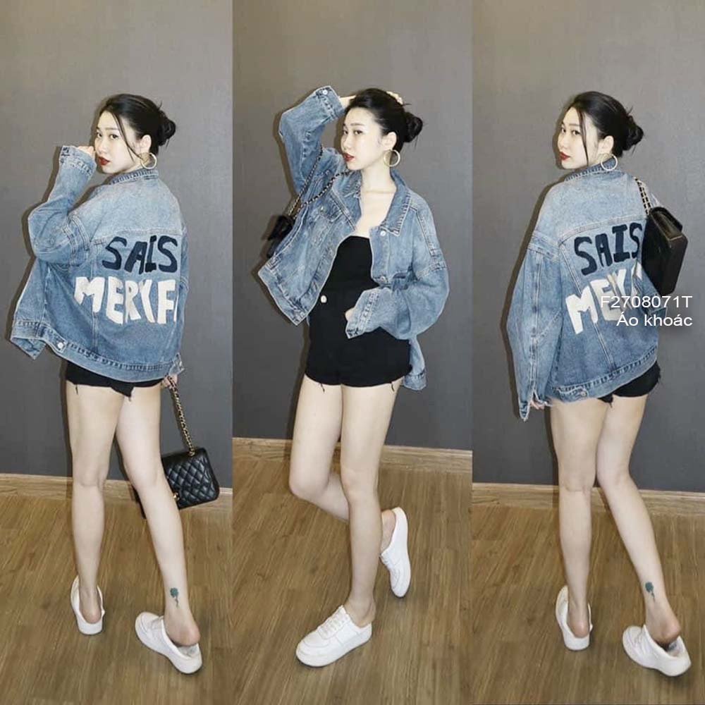 Áo khoác jean nút cổ bẻ có túi lưng in chữ tay dài thời trang!