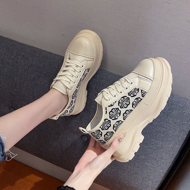 Oeteo Giày Thể Thao Nữ Cột Dây In Hoa Thời Trang
