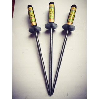 Liếc dao kéo bằng nhíp ( làng nghề )