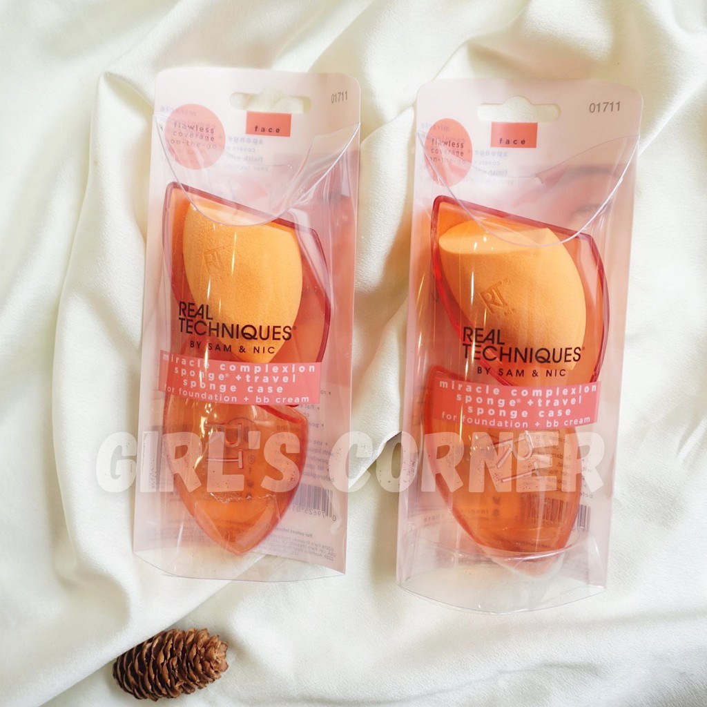 Mút tán Real Techniques MIRACLE COMPLEXION SPONGE + TRAVEL SPONGE CASE (Giao màu ngẫu nhiên)