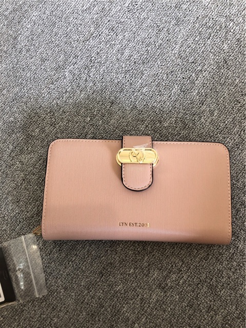 𝐕𝐢́ 𝐋𝐘𝐍 dài - 𝐌𝐚̂̃𝐮 𝐦𝐨̛́𝐢