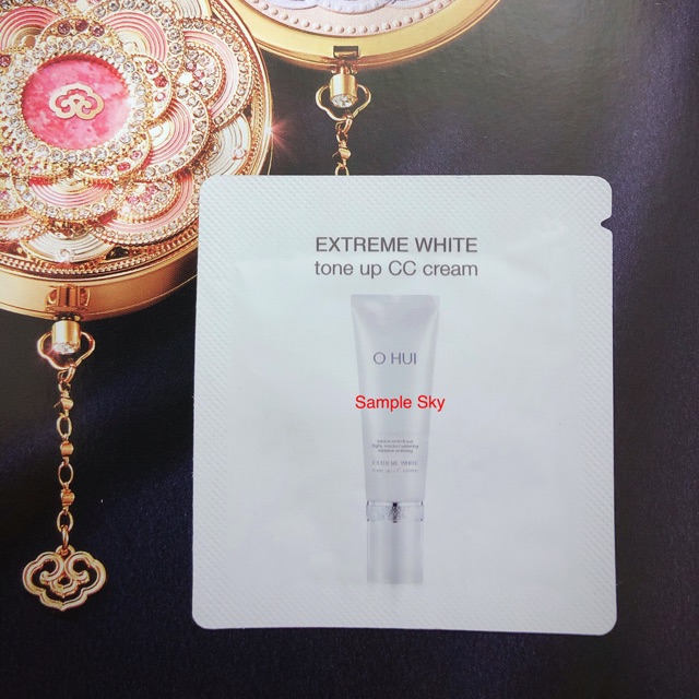 Kem trang điểm-Ohui Extreme White tone up CC CREAM
