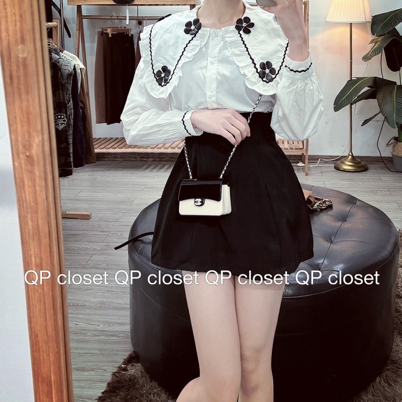 Áo sơmi cổ bèo đính hoa