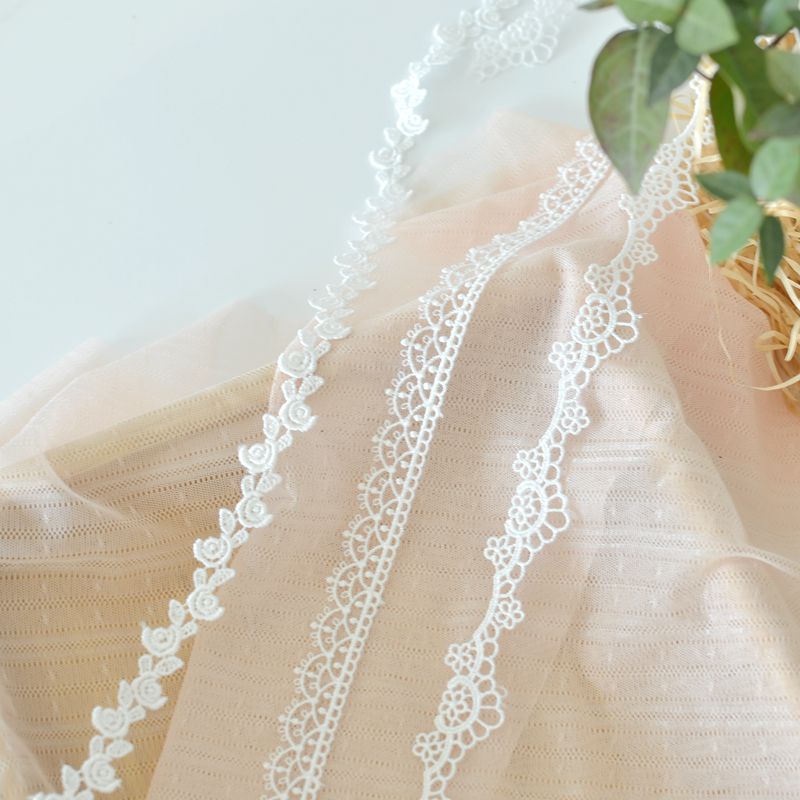 Cuộn vải ren polyester dùng làm trang sức thủ công