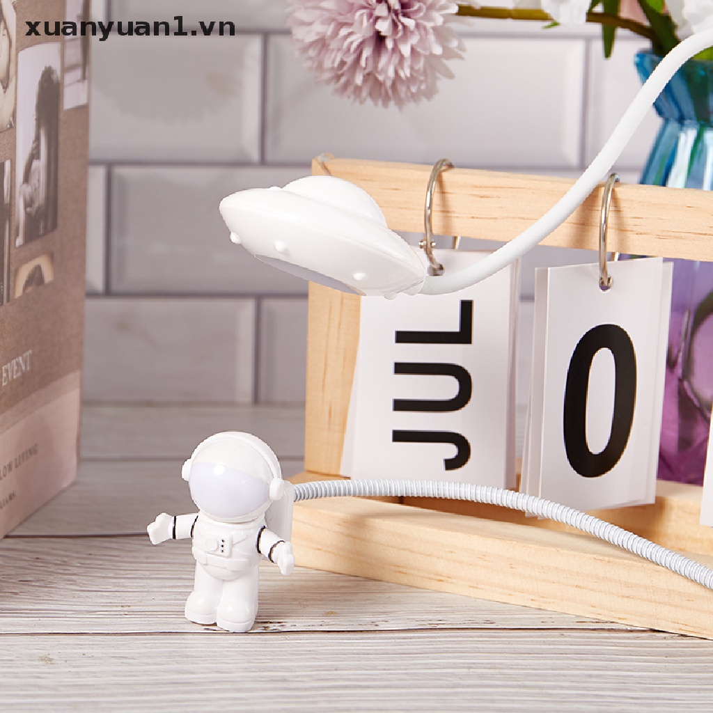 Đèn LED Đọc Sách Hình Phi Hành Gia DC 5V Cổng USB Cho Máy Tính