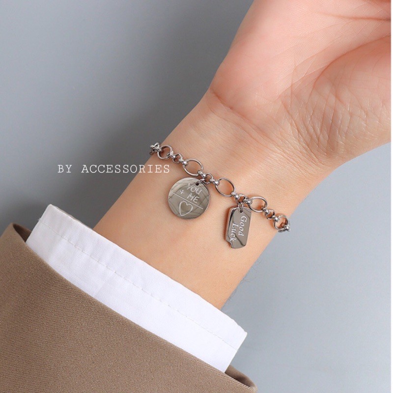 Lắc tay titan xích phối mặt You + Me và good luck không gỉ