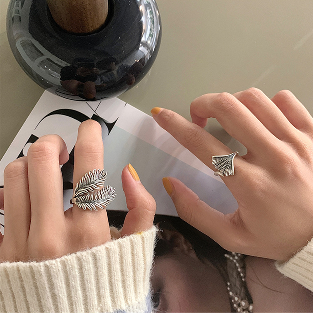 Nhẫn Đeo Tay Kim Loại Tạo Hình Chiếc Lá Đính Đá Thời Trang Cho Nữ