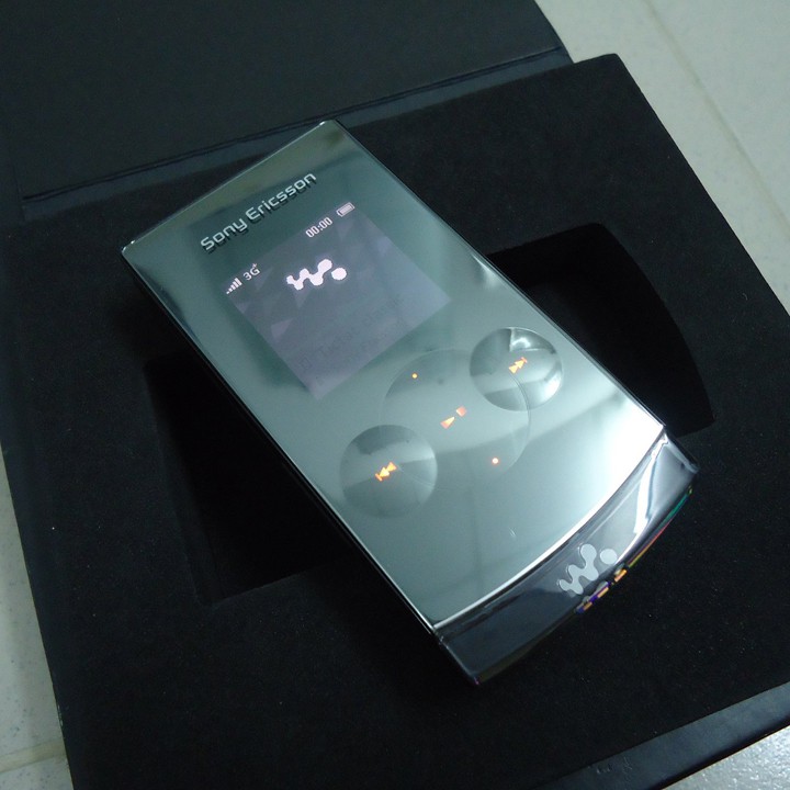 ĐIỆN THOẠI SONY ERICSSON W980I LIKE NEW