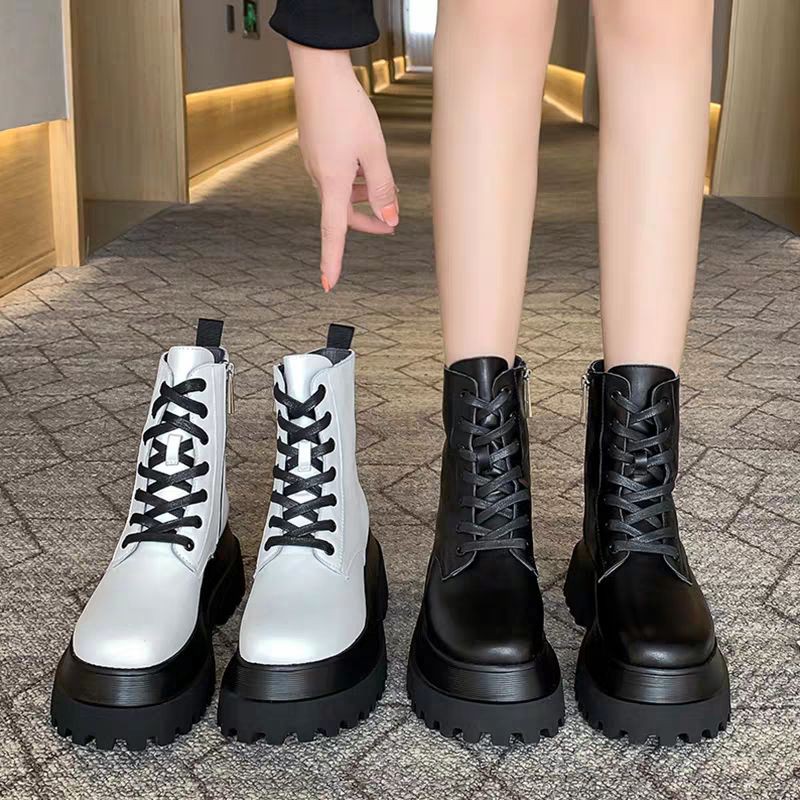 Mẫu Boots quốc dân chưa bao giờ hết hot,cực dễ đi, dễ phối đồ