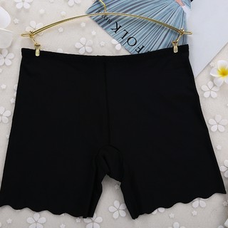 Quần mặc váy an toàn cho nữ