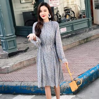 Đầm hoa dập ly tay loe