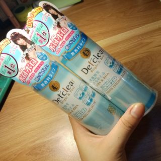 Tẩy da chết Detclear