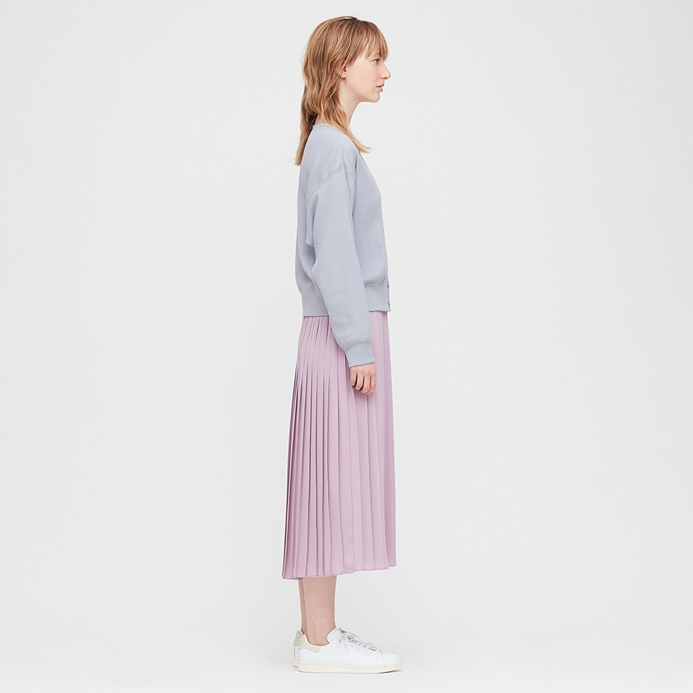 Áo khoác thun tăm nữ cổ tim cài khuy cardigan xinh xắn của Uniqlo | BigBuy360 - bigbuy360.vn