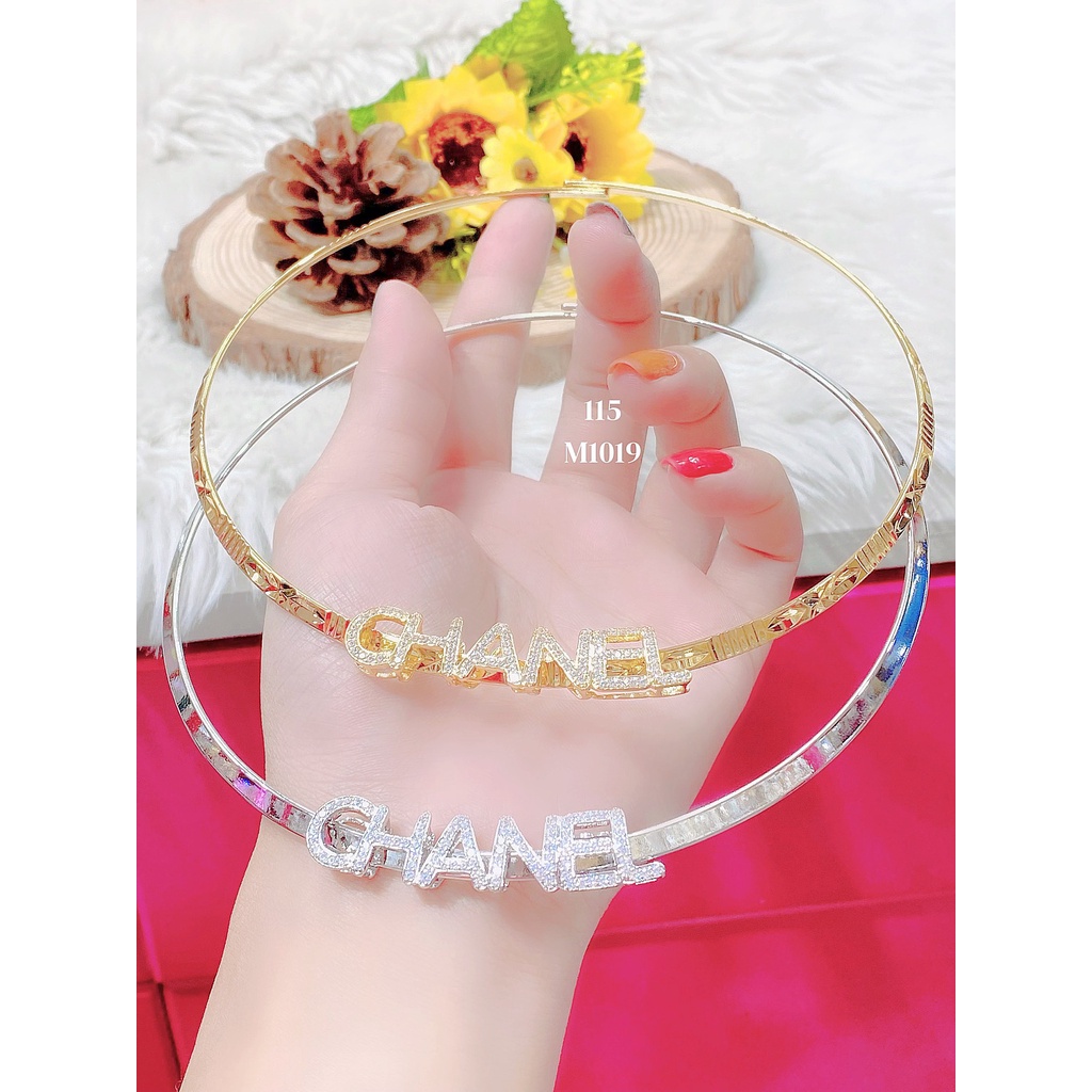 Mặt dây chuyền hình kim cương nữ UHA mạ vàng 18K kiểu dáng sang trọng M1019VCK-115