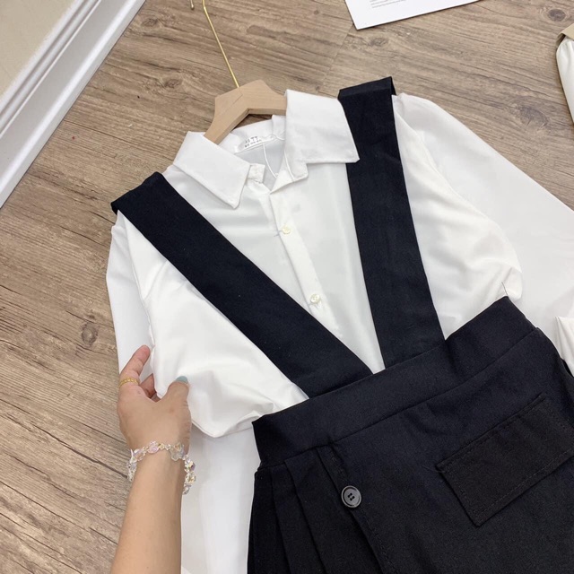 Set áo sơ mi đũi xjnh mix yếm quần kaki lệch vai dễ thương lắm luôn
