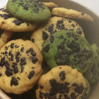 Cookies matcha vani rắc chocolate healthy sử dụng đường kiêng