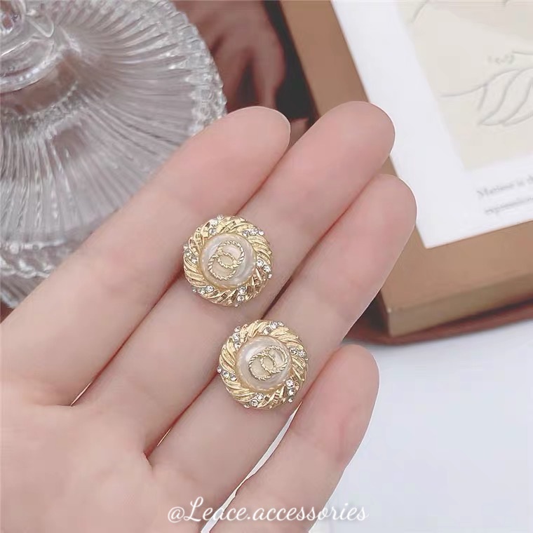 Bông tai khuyên tai ngọc chữ CD phối viền mạ vàng hotgirl sang chảnh ER066 Leace.accessories