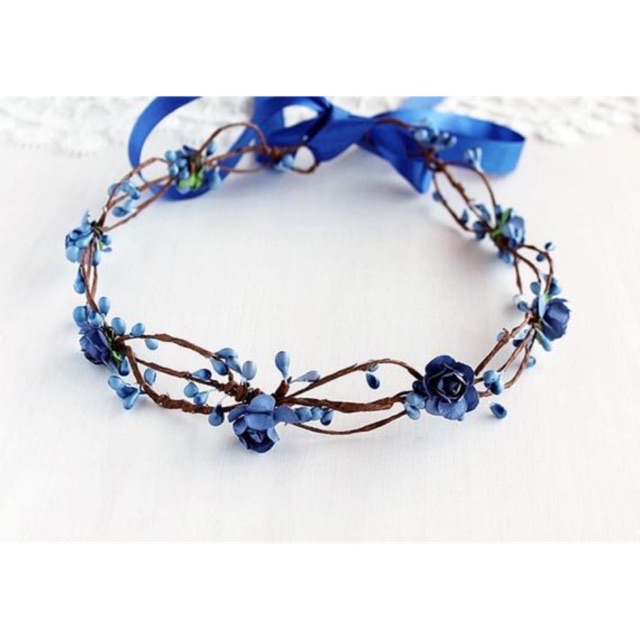 Vòng hoa đội đầu