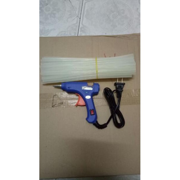 Súng bắn keo nến nhỏ và 10 cây keo nến.