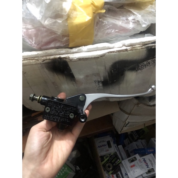 cụm tay phanh dầu xe điện vespa chính hãng có lỗ gương