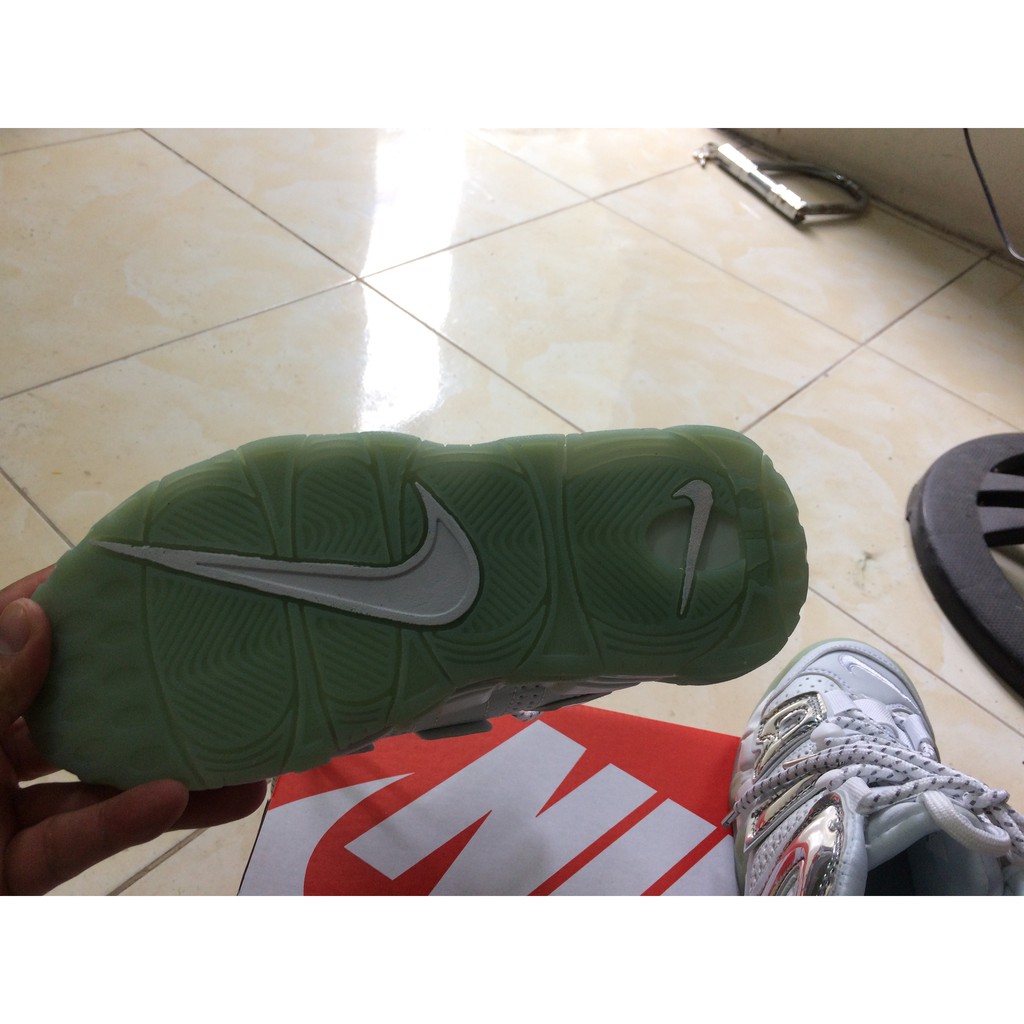 giày thể thao NIKE AIR MORE UPTEMPO mầu trắng bạc