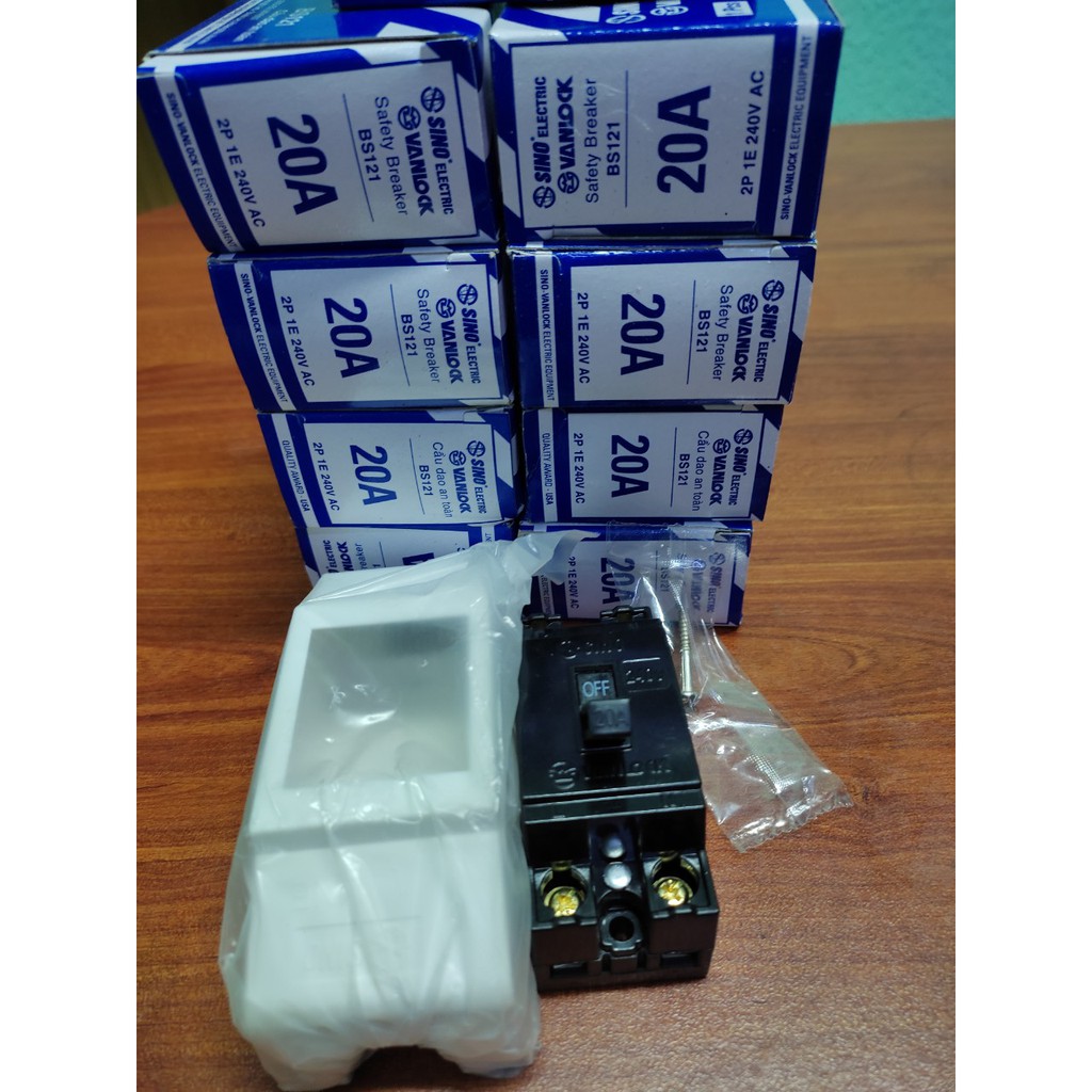 Aptomat /át hộp  điều hoà / bình nóng lạnh cả vỏ 15a 20a 30a SINO-VANLOCK