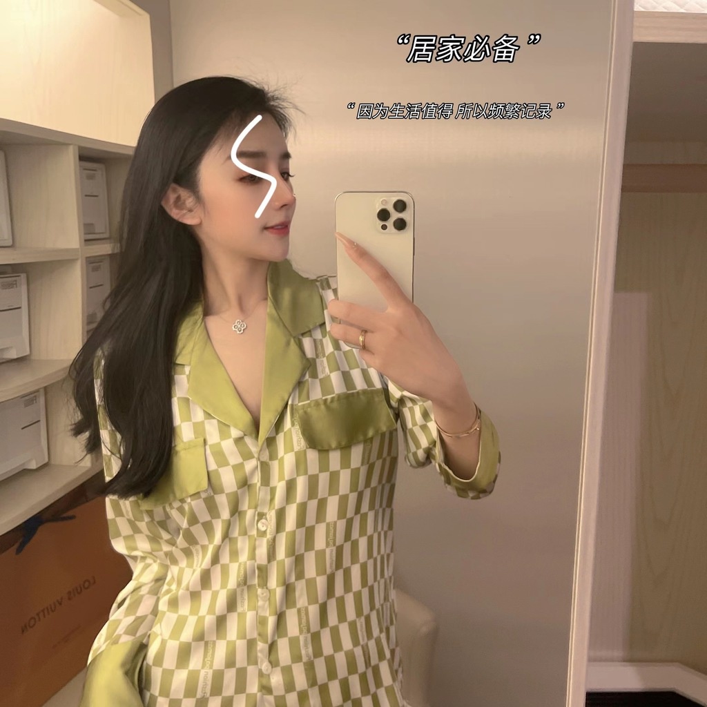 Bộ Đồ Ngủ Dài Tay Vải Lụa Satin Cao Cấp In Họa Tiết Kẻ Ô Chất Lượng Cao Cho Nữ