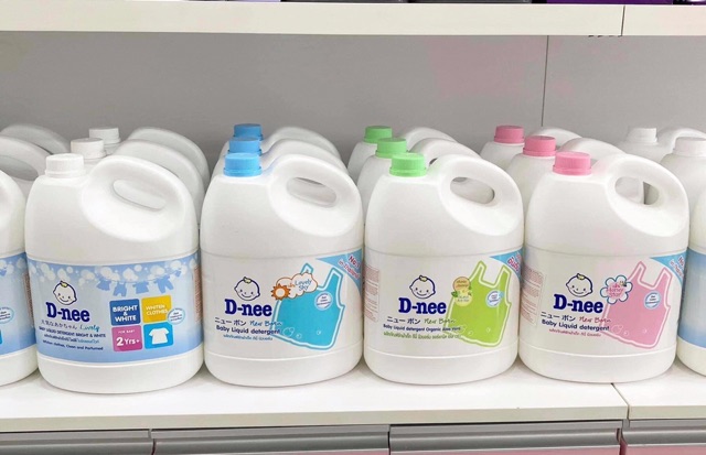 Nước giặt quần áo em bé Dnee 3000ml