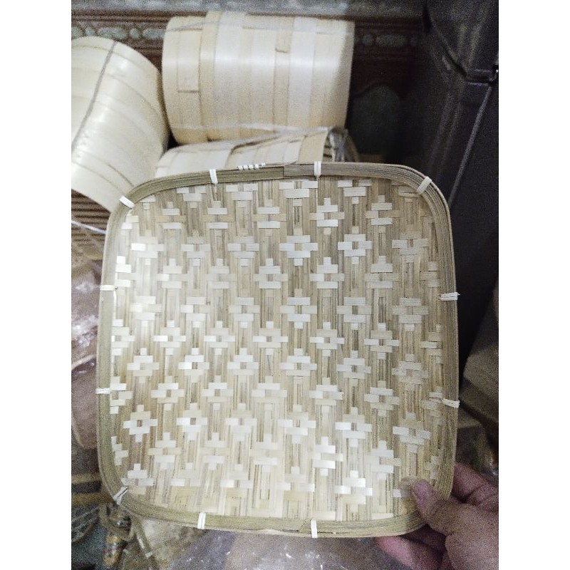 Mẹt tre đan đẹp hình vuông
