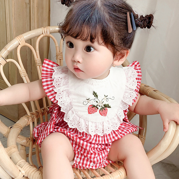Jumpsuit thêu họa tiết hình trái dâu cho trẻ từ 0 tới 24 tháng tuổi