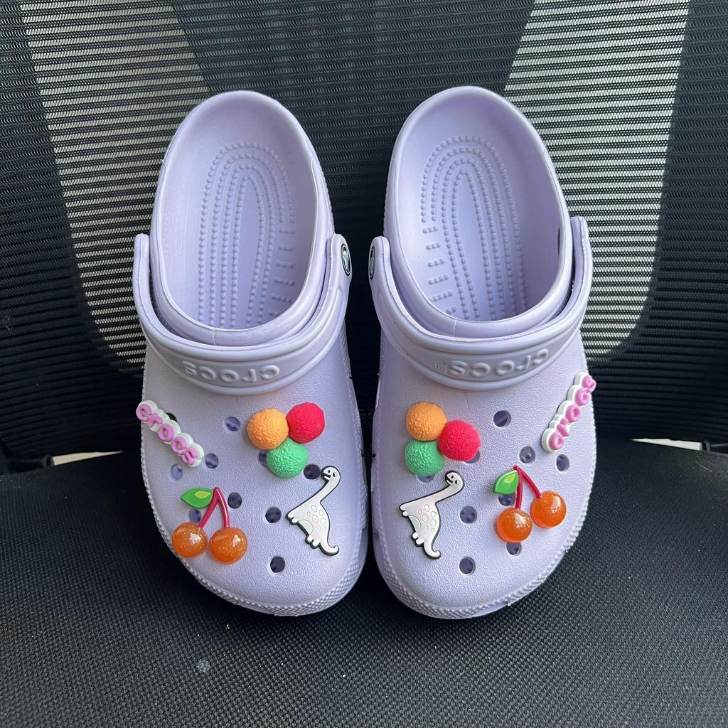Dép sục crocs cho nam và nữ, màu tím khoai môn, tặng sticker đi kèm (lỗi nhẹ đã xử lý) STKM