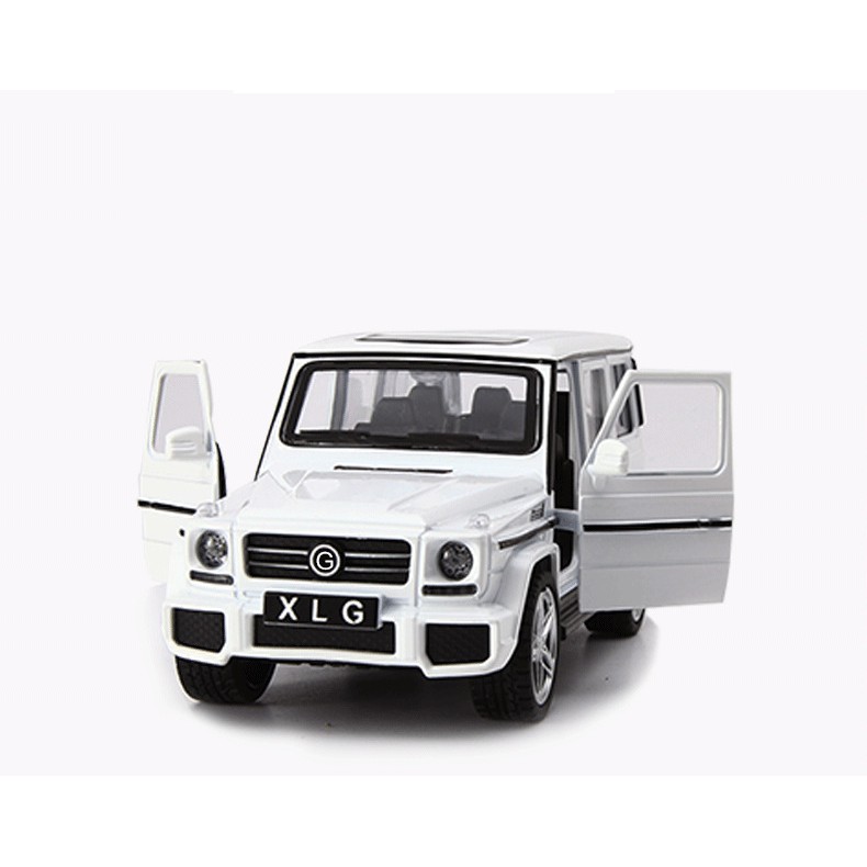 Xe mô hình Mercedes G63 tỉ lệ 1:24 hãng XLG giá rẻ, có đế trưng bày